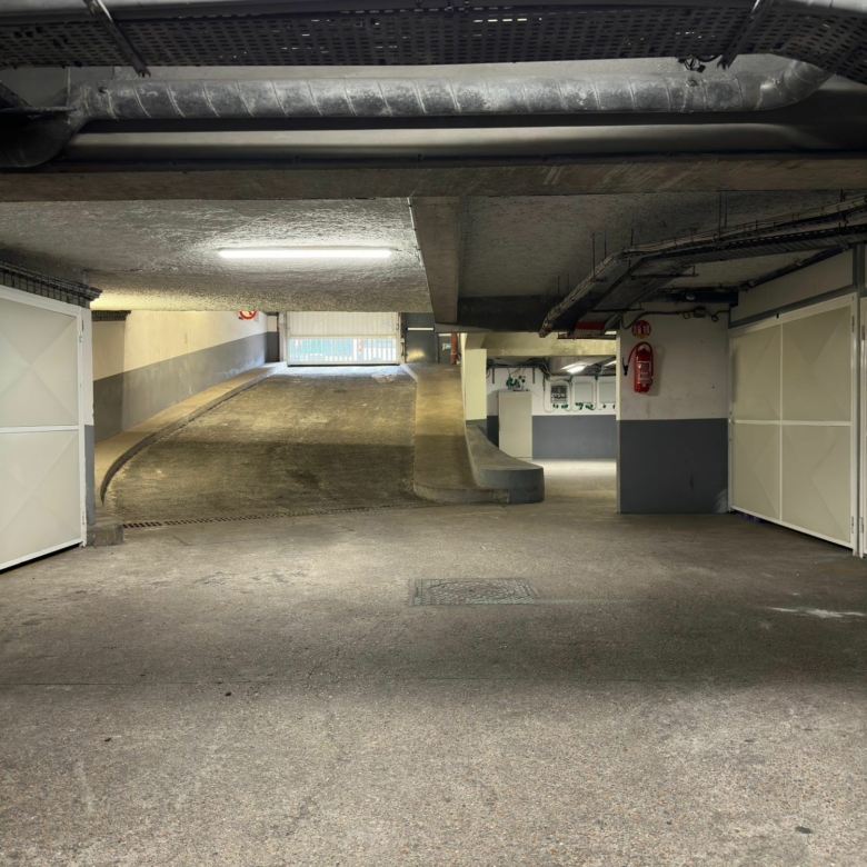 Box de parking de 12m² – Sécurisé à Montreuil