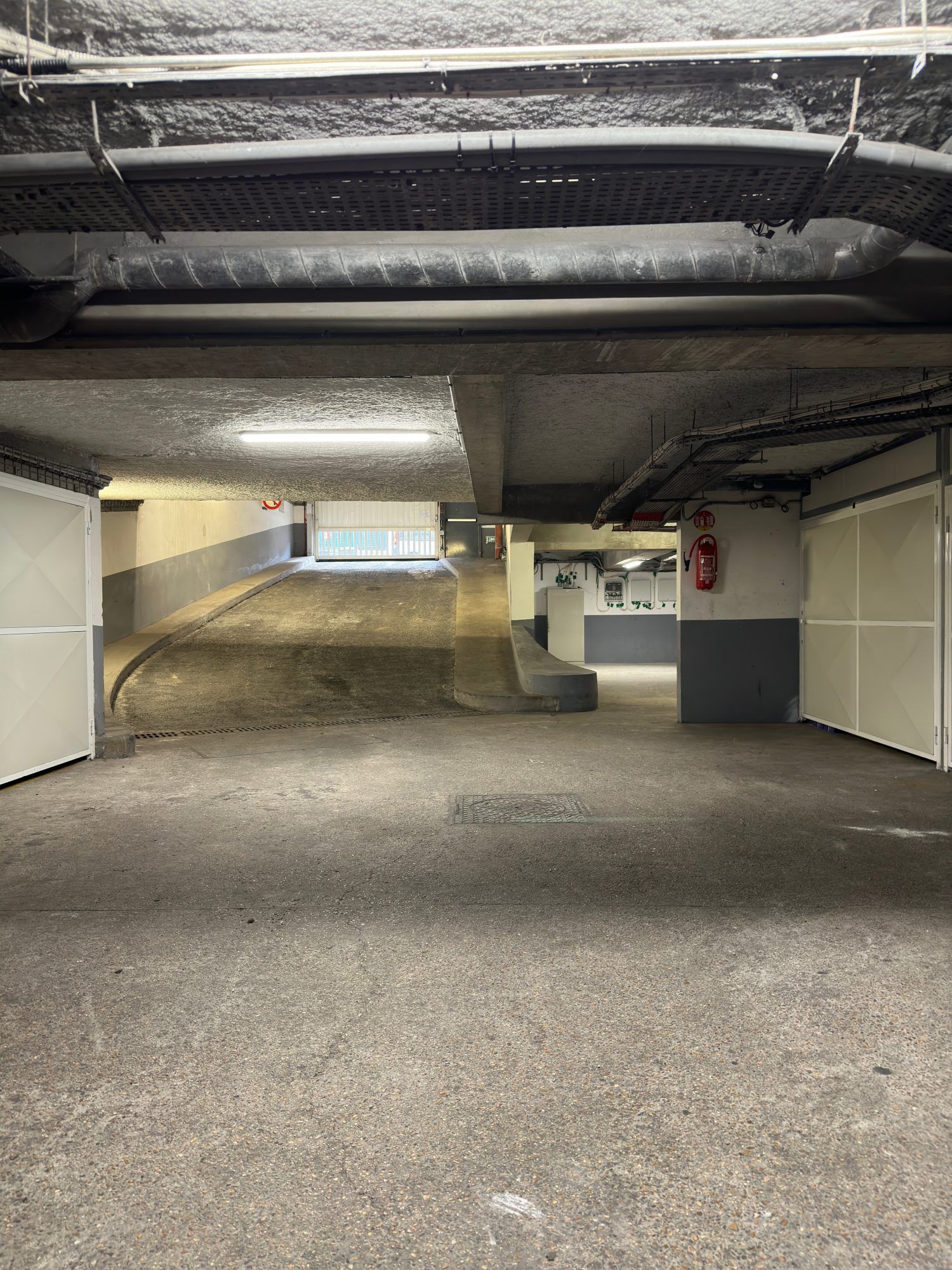 Box de parking de 12m² – Sécurisé à Montreuil