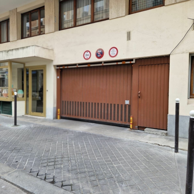 Box de parking de 15m² – Sécurisé dans le 17ème
