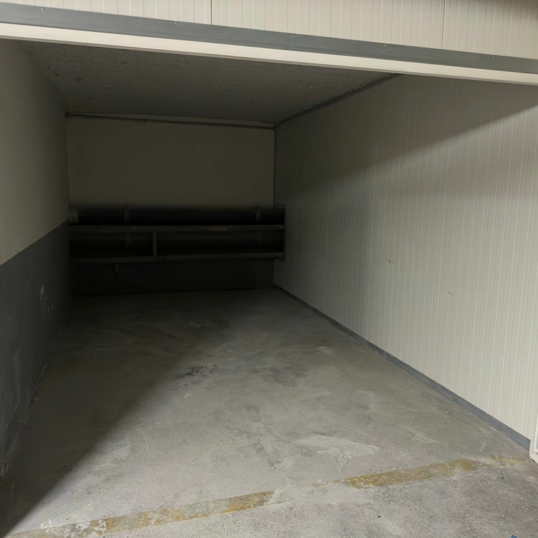 Box de parking de 12m² – Sécurisé à Montreuil