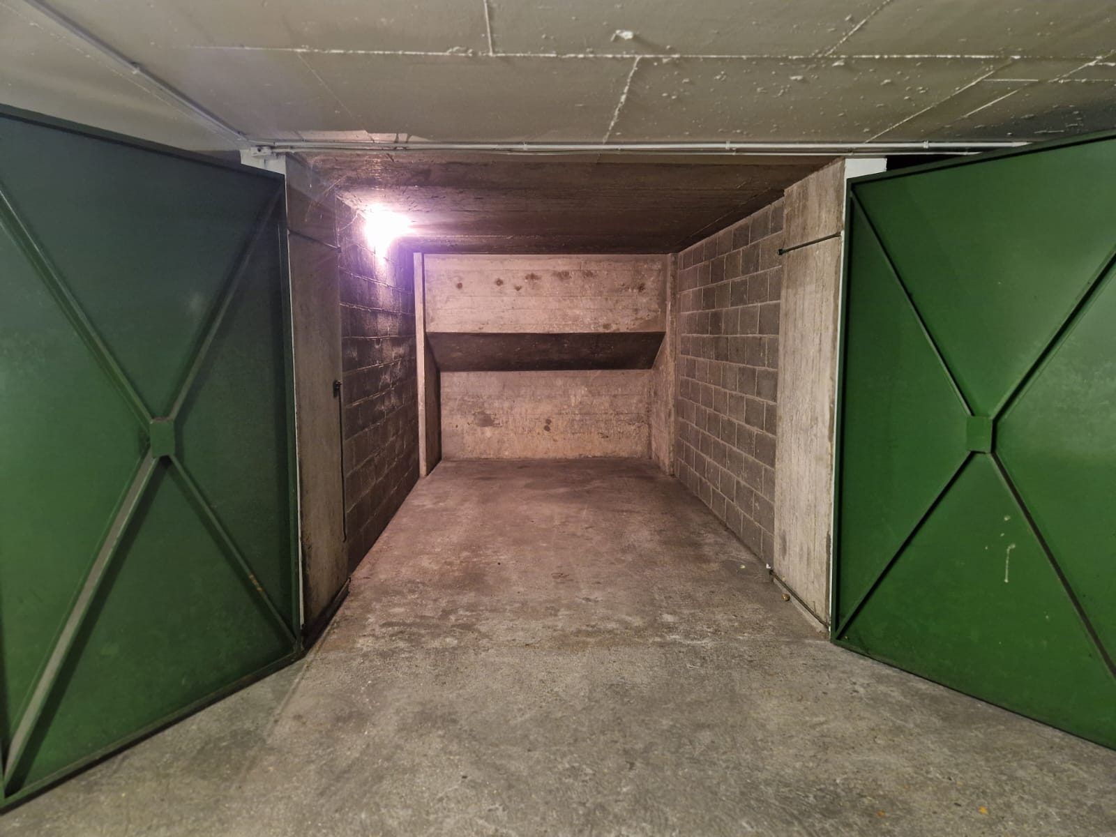 Box de parking de 15m² – Sécurisé dans le 17ème