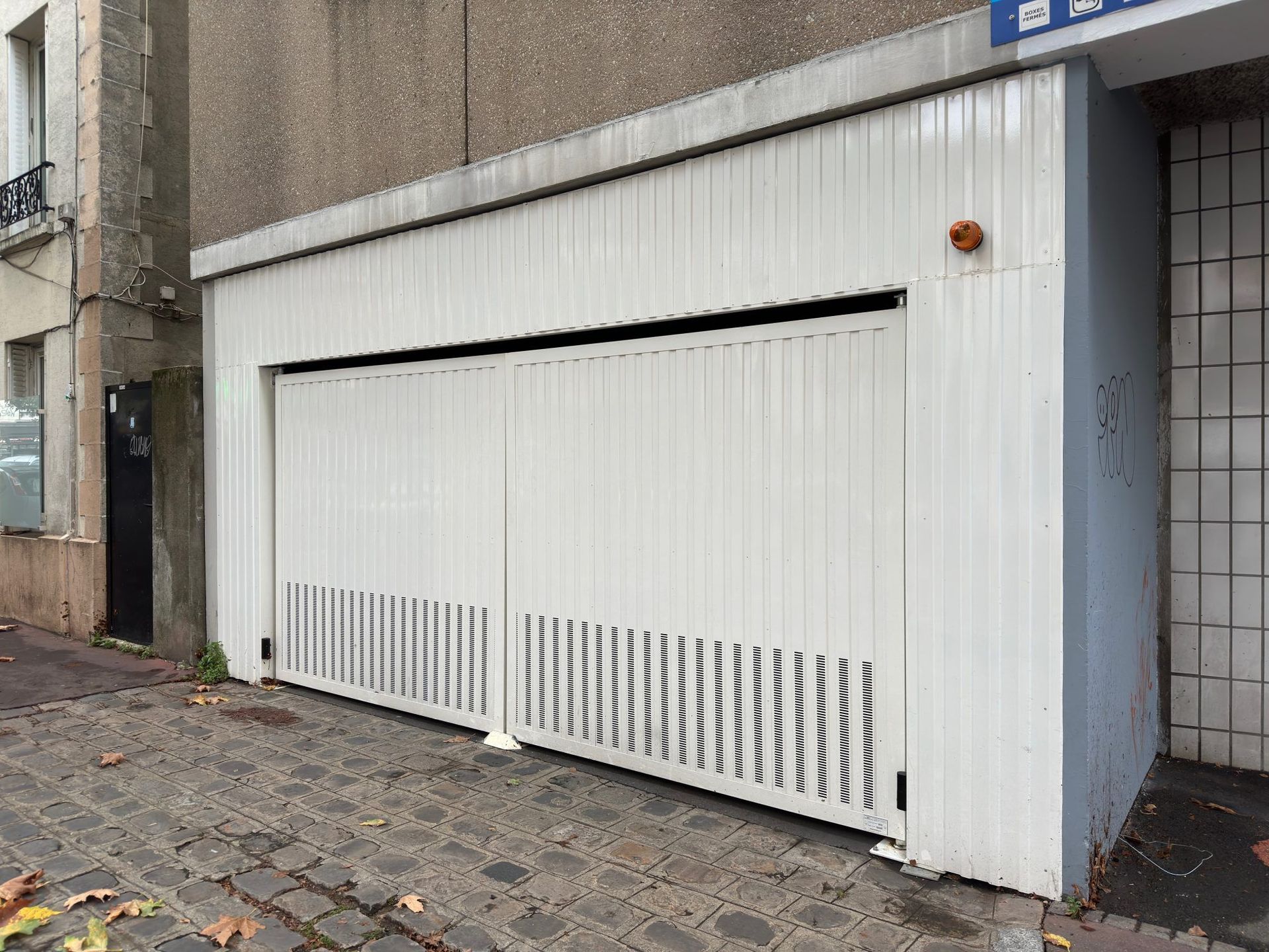 Box de parking de 12m² – Sécurisé à Montreuil