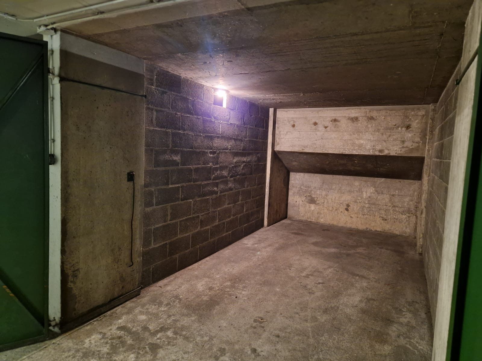Box de parking de 15m² – Sécurisé dans le 17ème