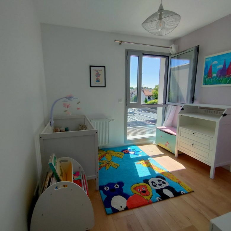 Superbe T4 en duplex de 74m² – Avec balcon à Montreuil