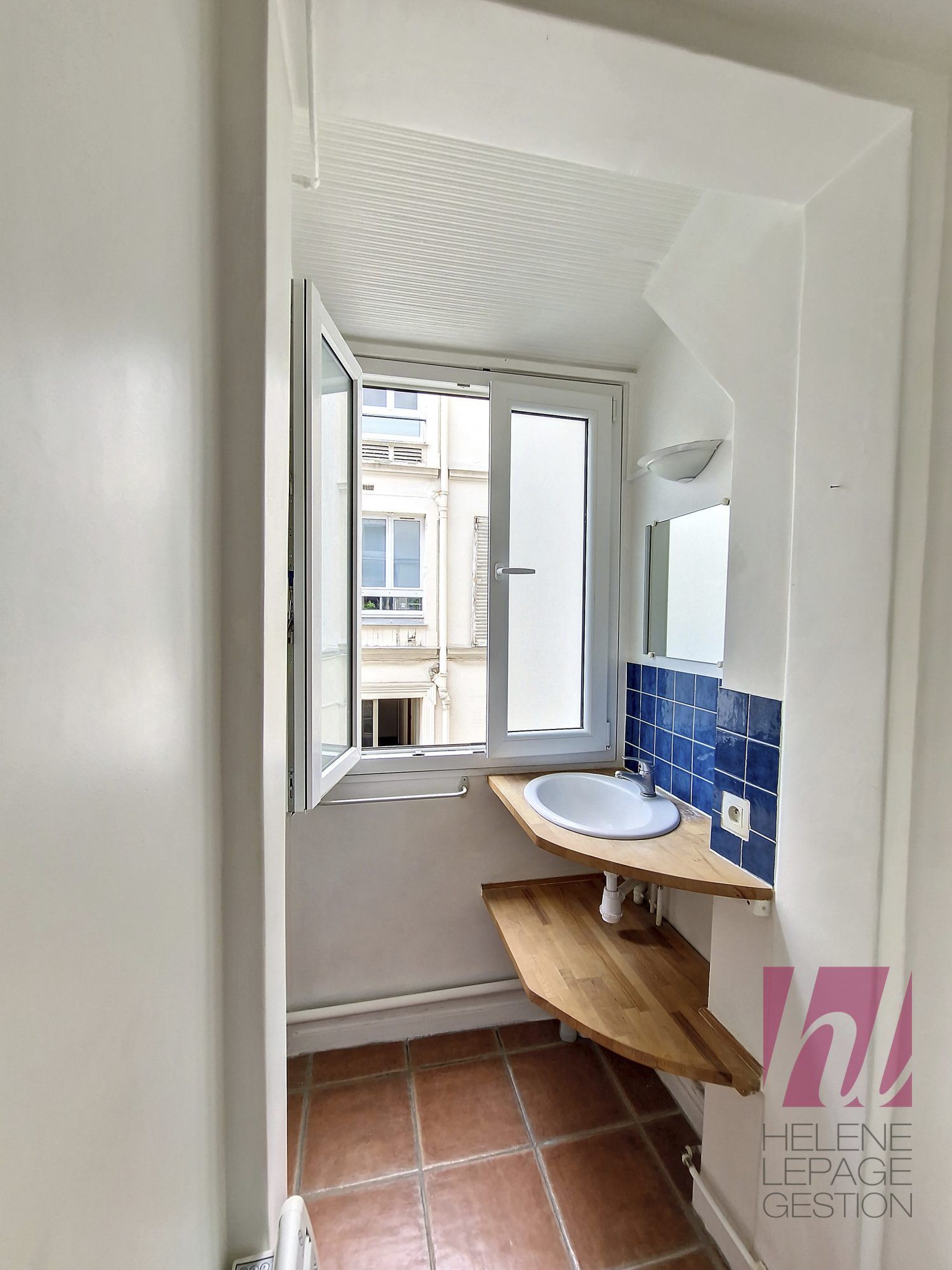 Authentique studio de 18m² – Quartier animé du 15ème
