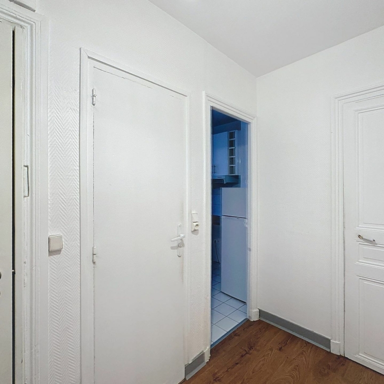 Très beau T2 traversant de 42m² – Charme de l’ancien à Levallois