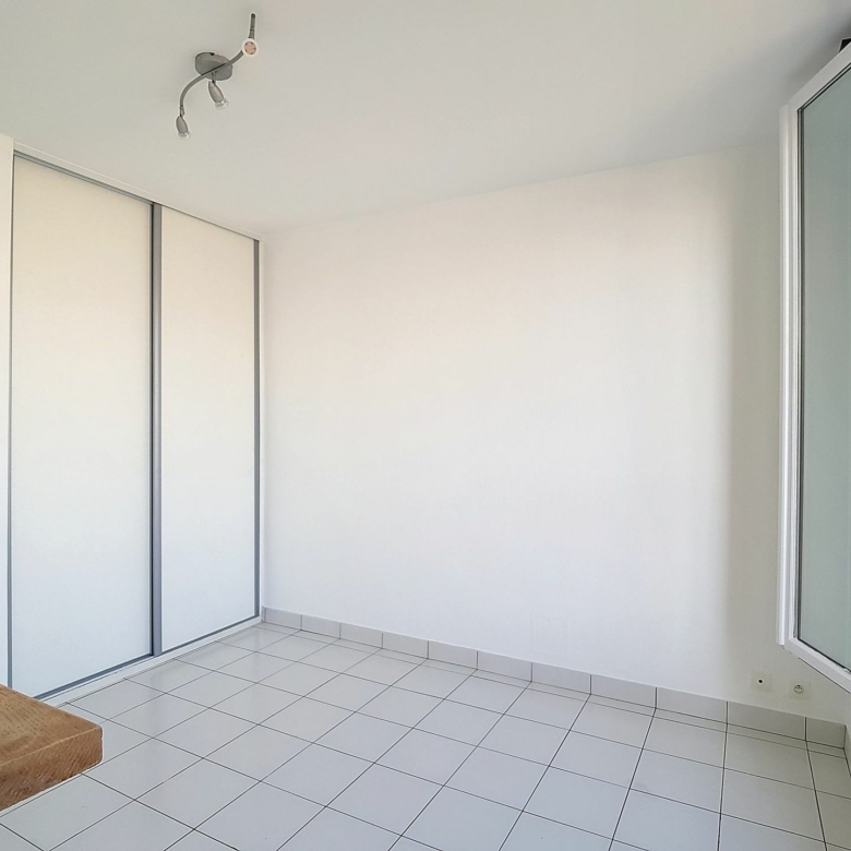 Agréable studio de 17m² – Dernier étage dans le 19ème