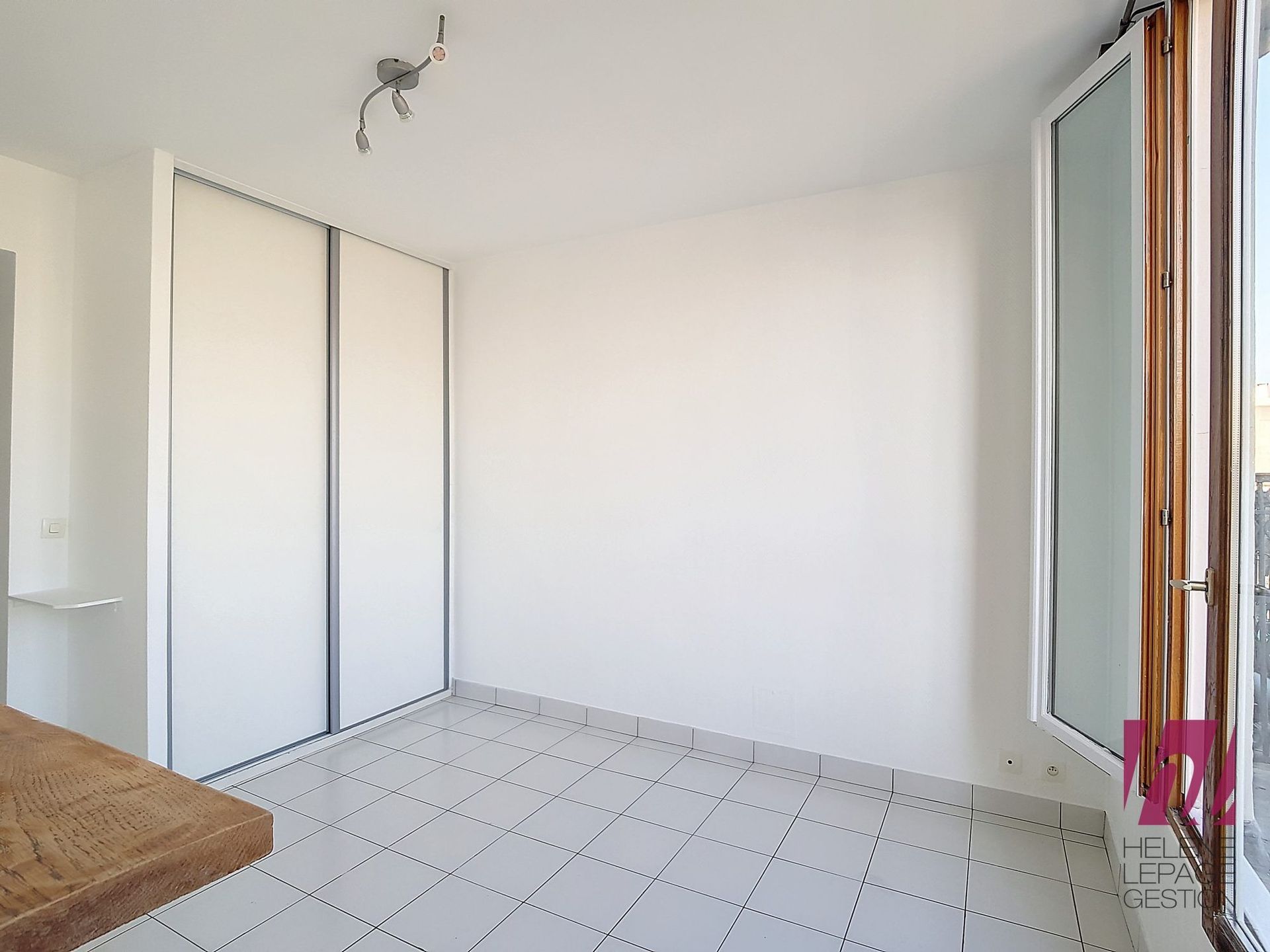 Agréable studio de 17m² – Dernier étage dans le 19ème