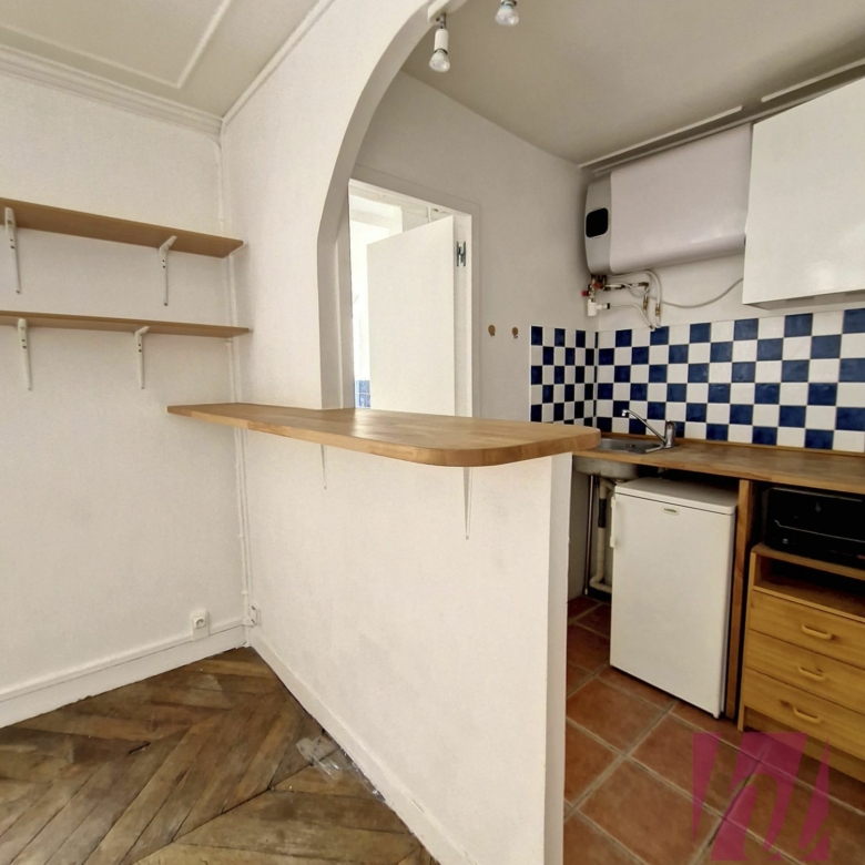Authentique studio de 18m² – Quartier animé du 15ème