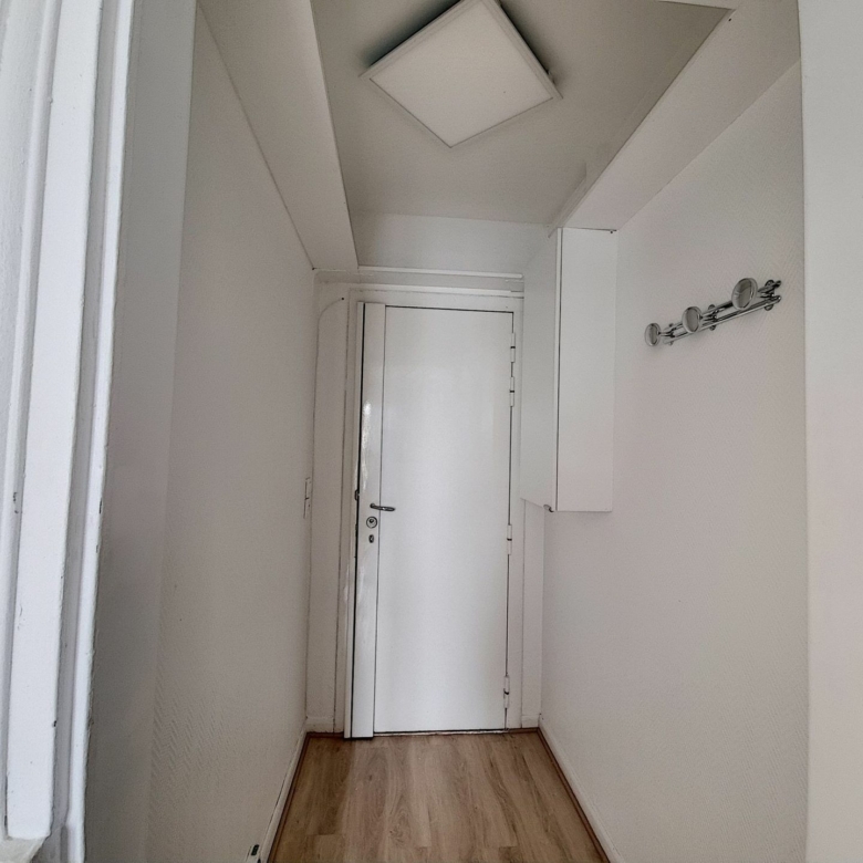Agréable studio de 18m² – Dernier étage lumineux dans le 19ème