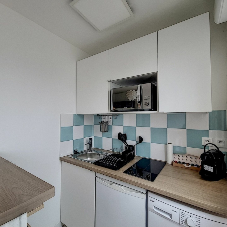 Agréable studio de 18m² – Dernier étage lumineux dans le 19ème