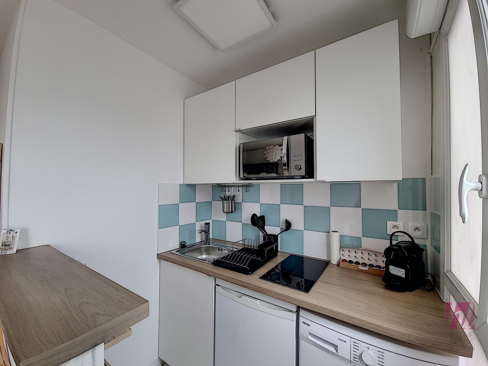 Agréable studio de 18m² – Dernier étage lumineux dans le 19ème