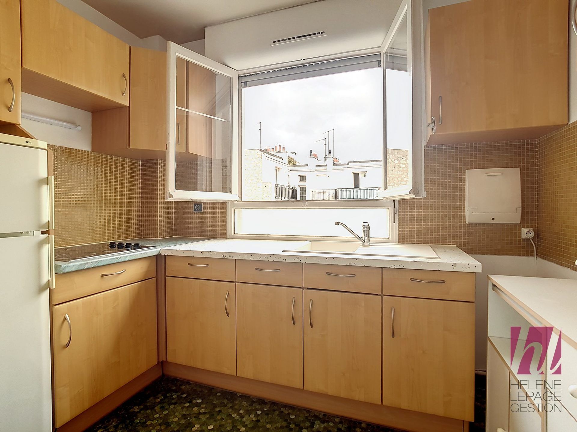 Lumineux studio de 28m² – Avec balcon dans le 15ème