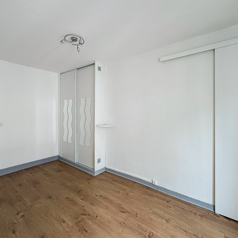 Très beau T2 traversant de 42m² – Charme de l’ancien à Levallois