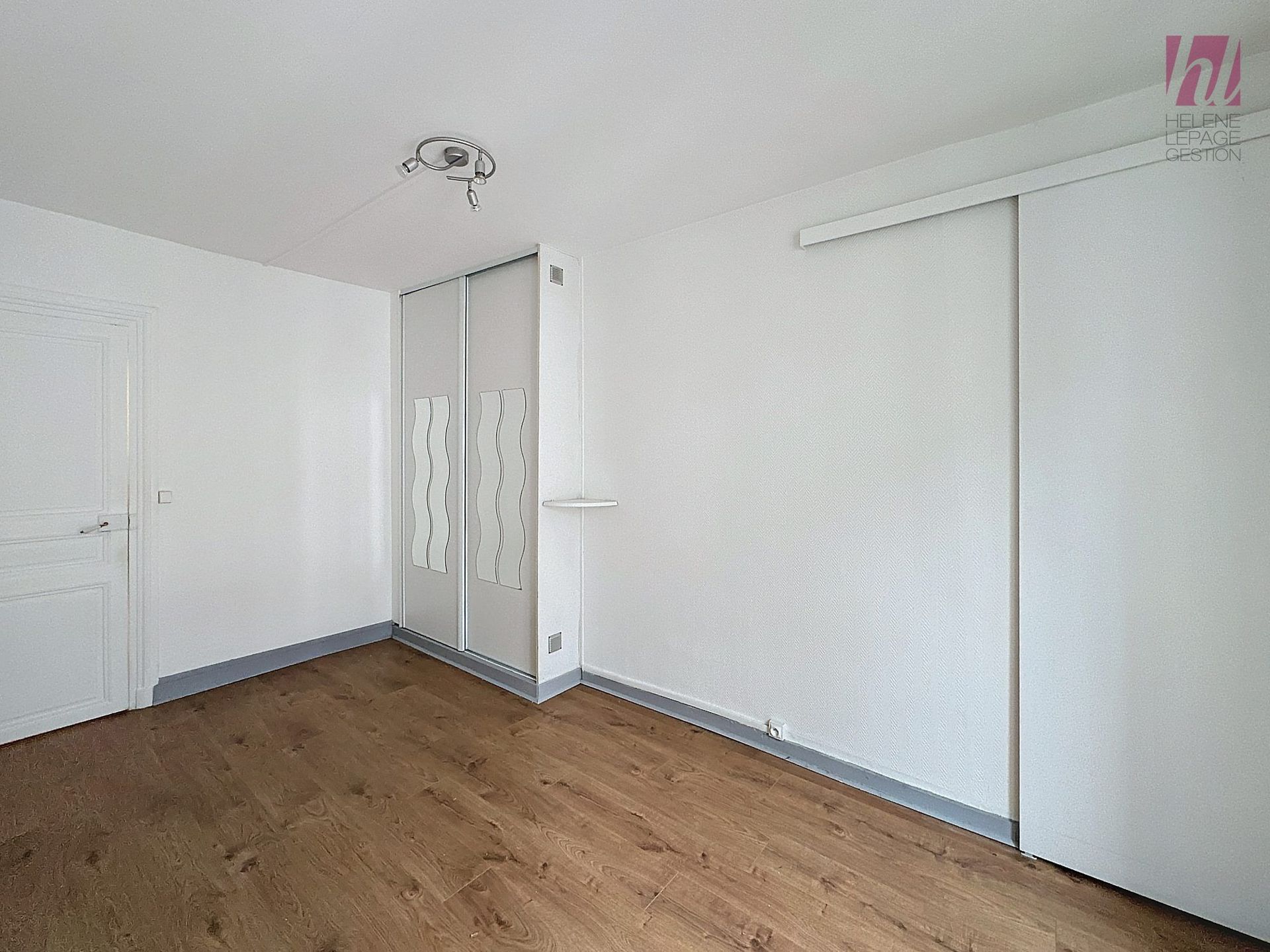 Très beau T2 traversant de 42m² – Charme de l’ancien à Levallois
