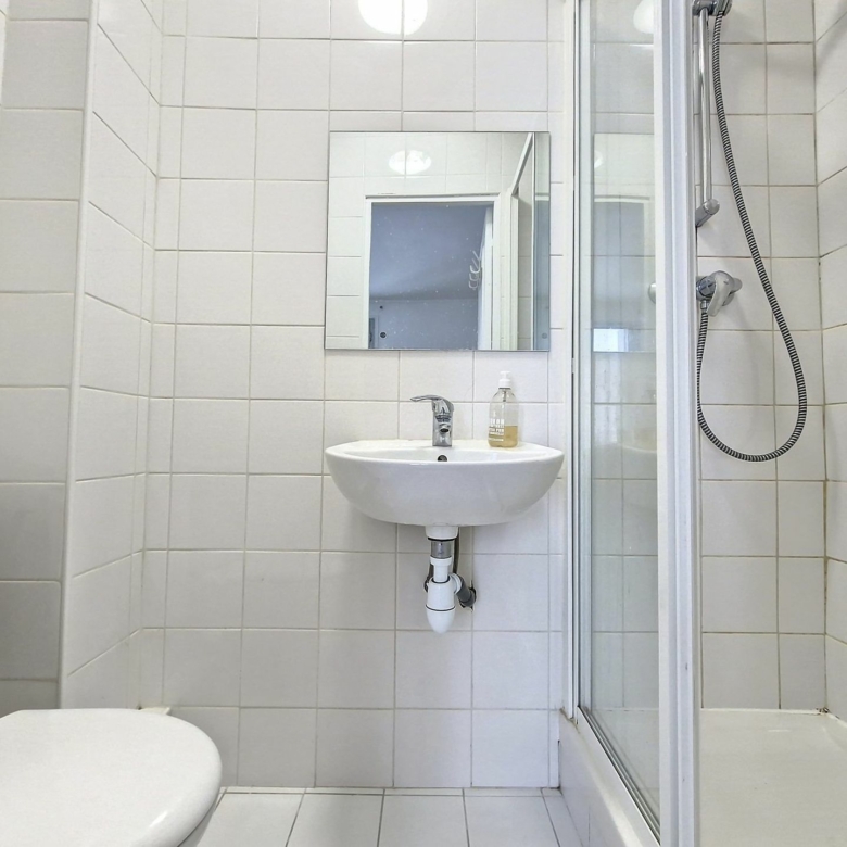 Spacieux T2 de caractère de 39m² – Quartier Batignolles dans le 17ème