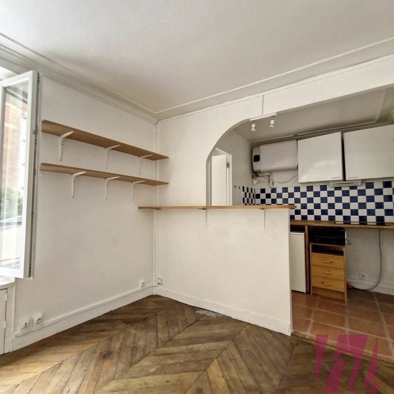 Authentique studio de 18m² – Quartier animé du 15ème