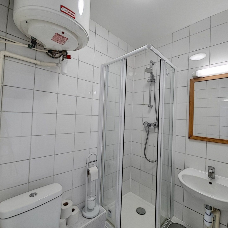 Agréable studio de 18m² – Dernier étage lumineux dans le 19ème