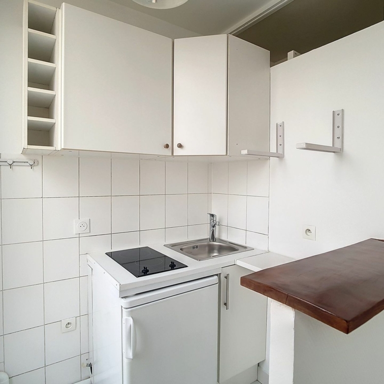 Agréable studio de 17m² – Dernier étage dans le 19ème