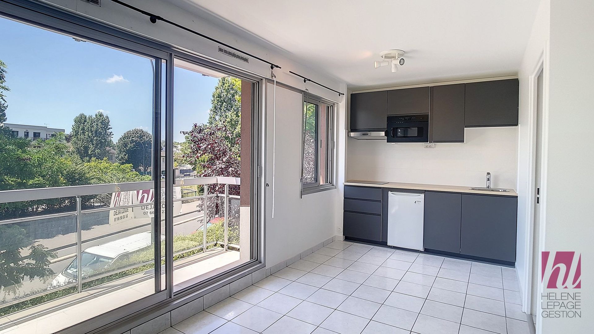 6b2e4ae3-e1db-4b1c-b2da-70484ff2a268-23504-0.jpg Superbe studio de 25m² – Avec parking et balcon à Vincennes