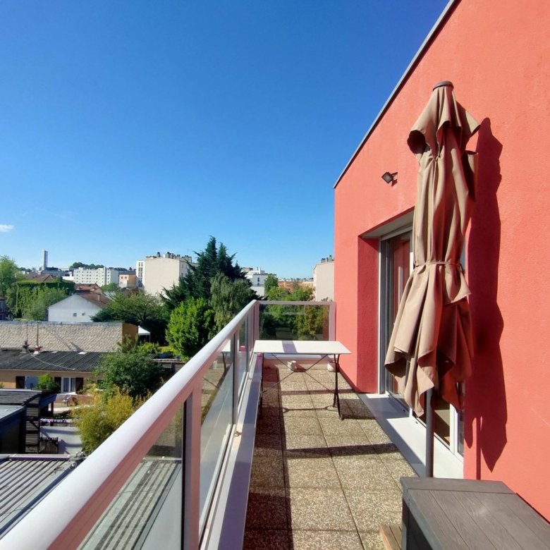 Superbe T4 en duplex de 74m² – Avec balcon à Montreuil