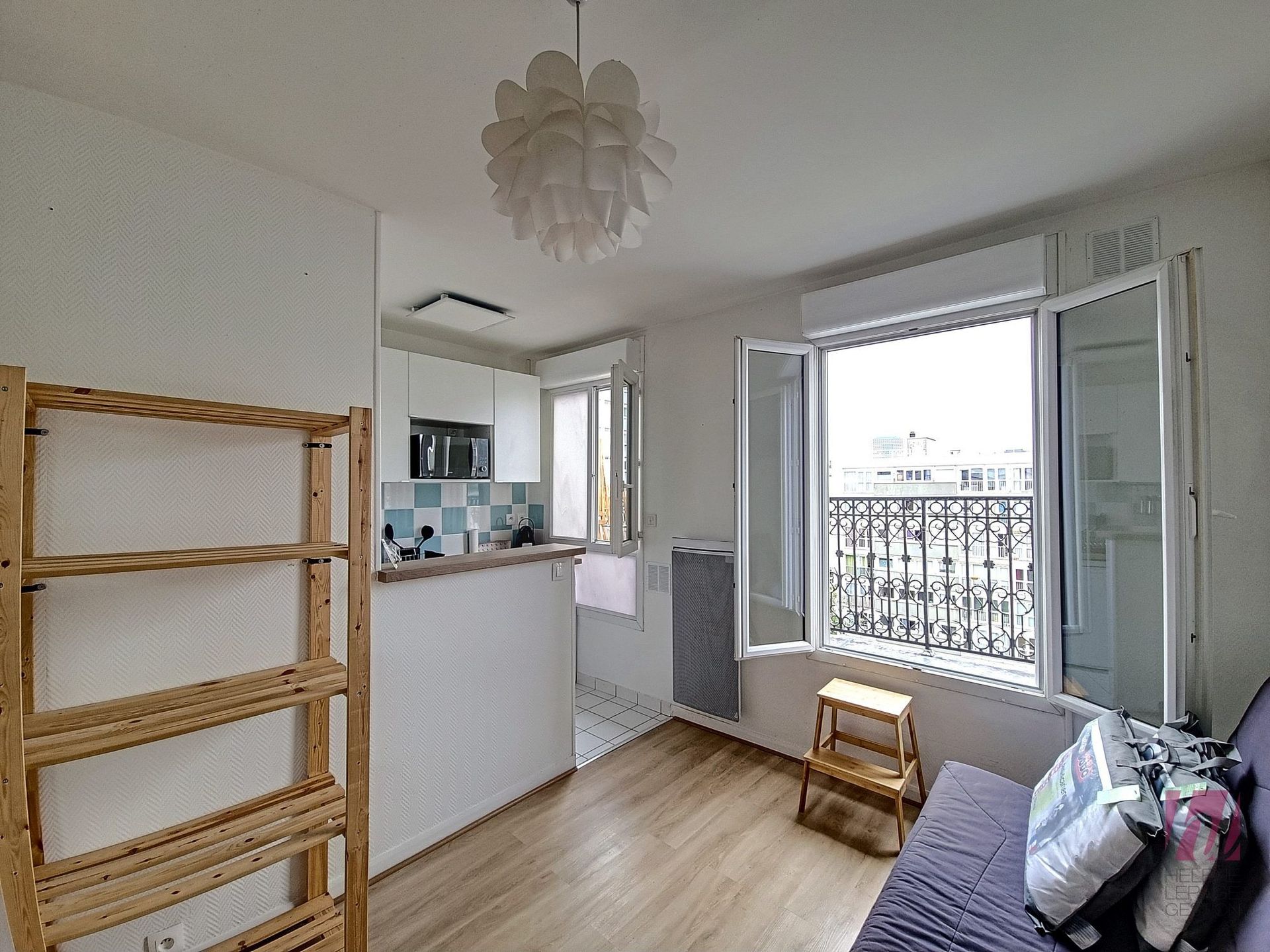 Agréable studio de 18m² – Dernier étage lumineux dans le 19ème