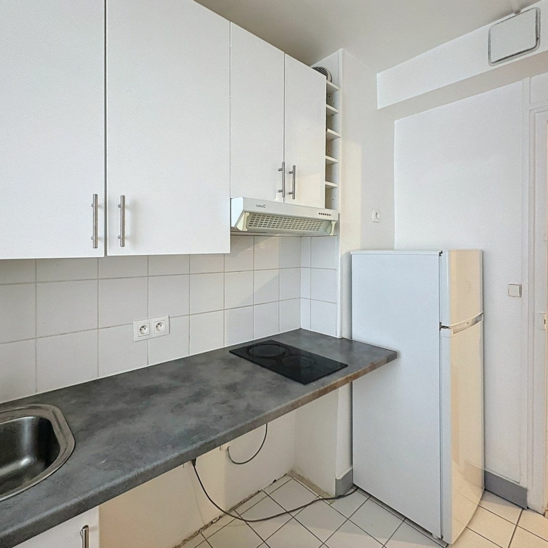 Très beau T2 traversant de 42m² – Charme de l’ancien à Levallois