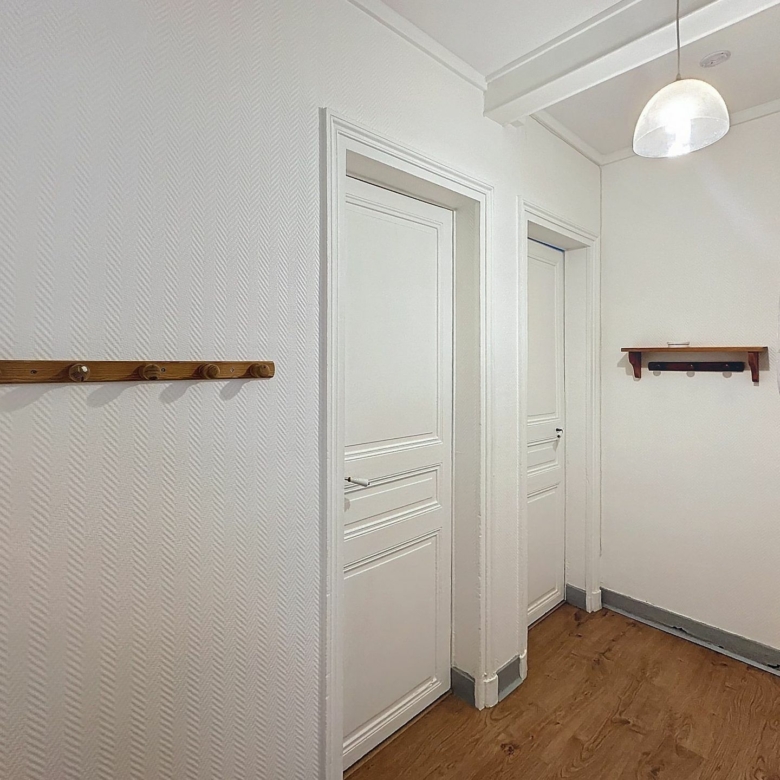 Très beau T2 traversant de 42m² – Charme de l’ancien à Levallois
