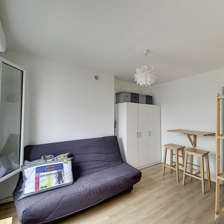 Agréable studio de 18m² – Dernier étage lumineux dans le 19ème