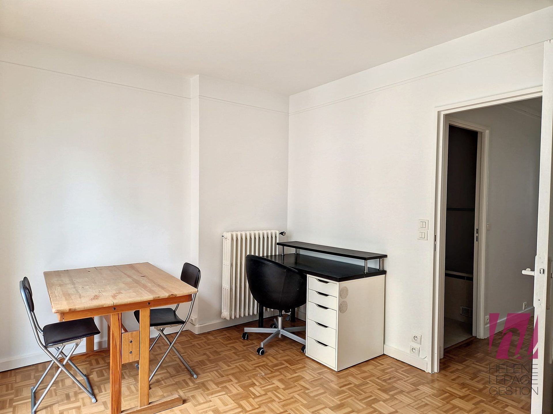 Lumineux studio de 35m² – Balcon avec vue dégagée dans le 15ème