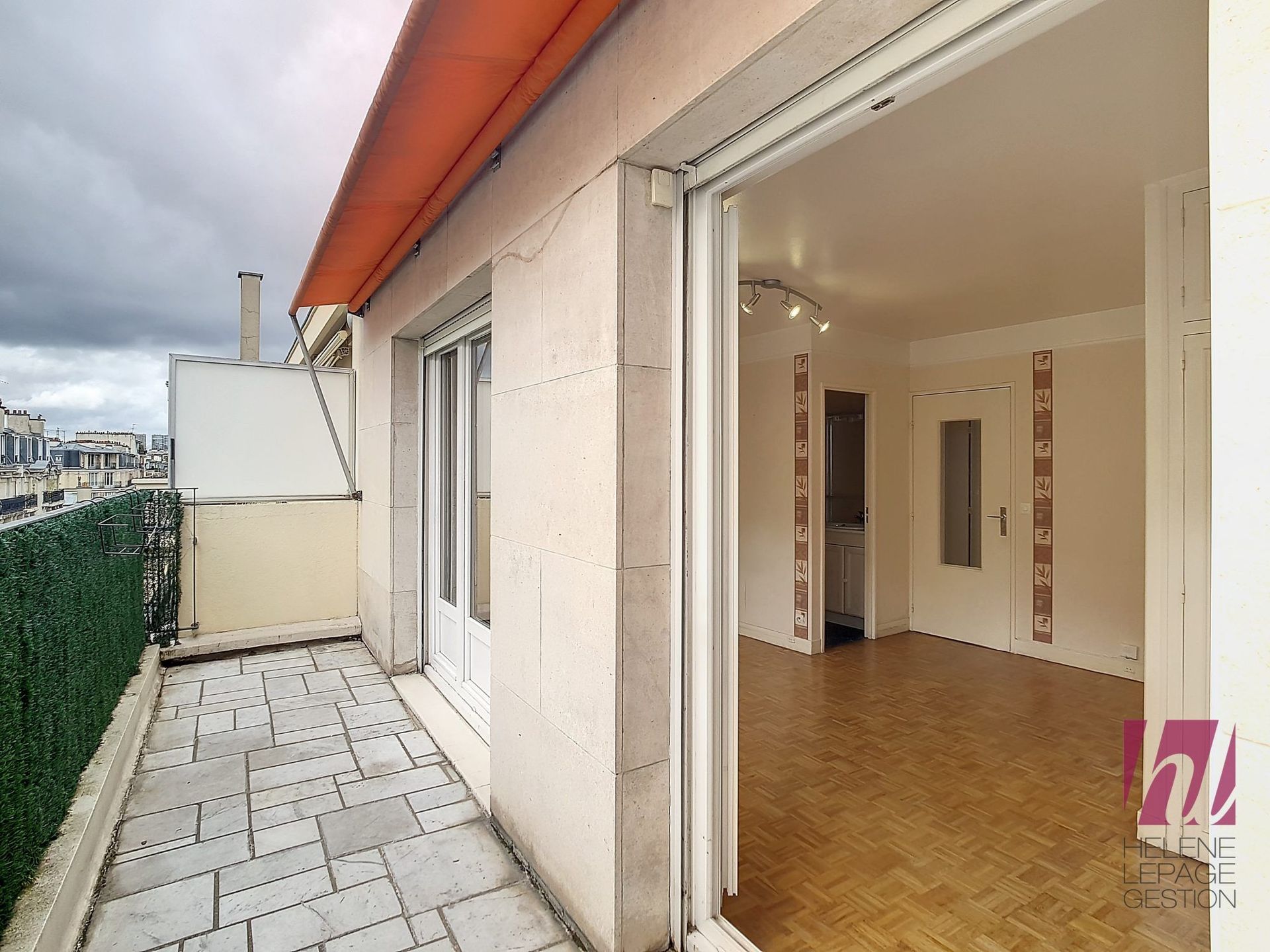bf9dcbfd-3e7f-4726-bfb5-3f67686885f6-23412-0.jpg Lumineux studio de 28m² – Avec balcon dans le 15ème