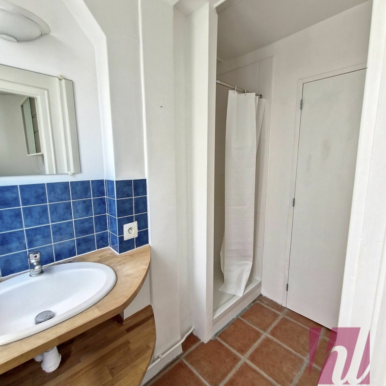 Authentique studio de 18m² – Quartier animé du 15ème