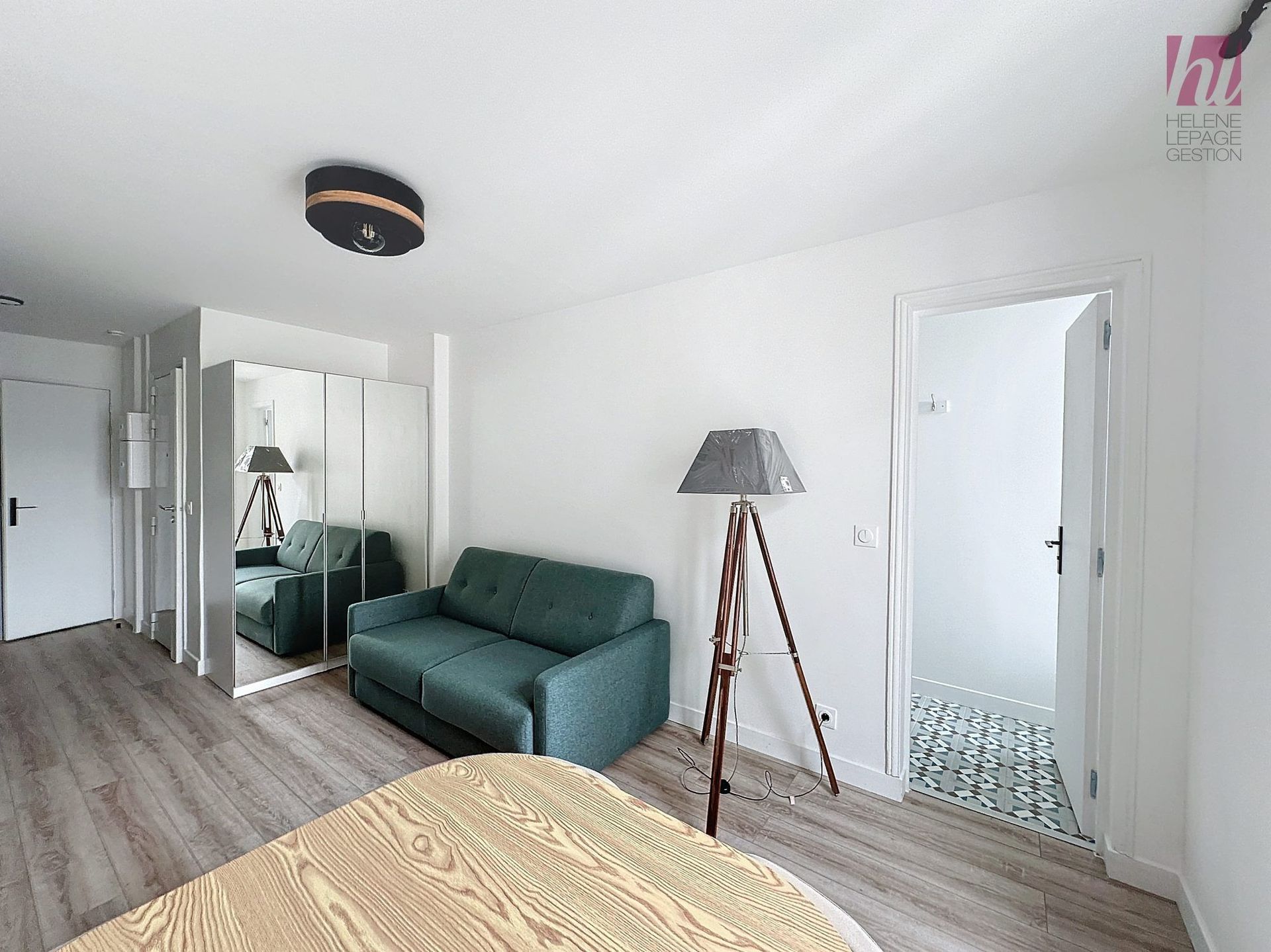 d28d9e8f-8d15-4f11-9b70-4a5015bc16db-23840-0.jpg Superbe studio meublé de 21m² – Refait à neuf dans le 19ème