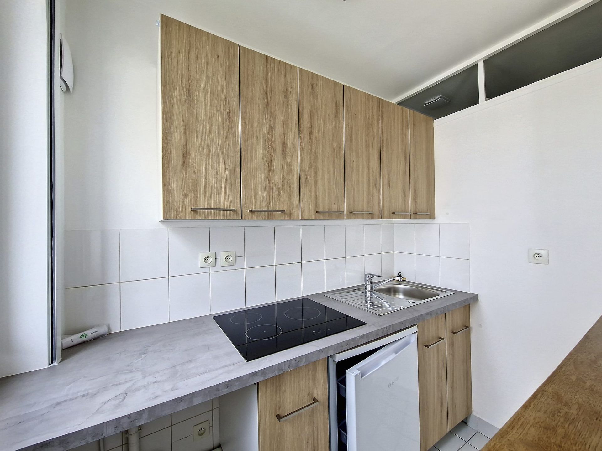 Bien exposé studio de 18m² – Vue dominante dans le 19ème