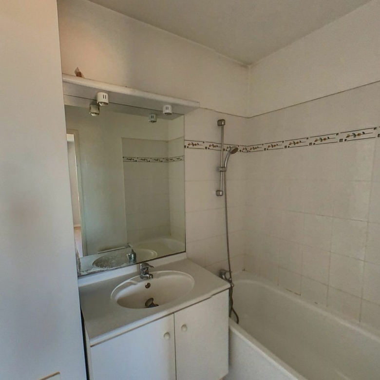 Moderne T2 de 46m² – Balcon et vue dégagée à Chelles