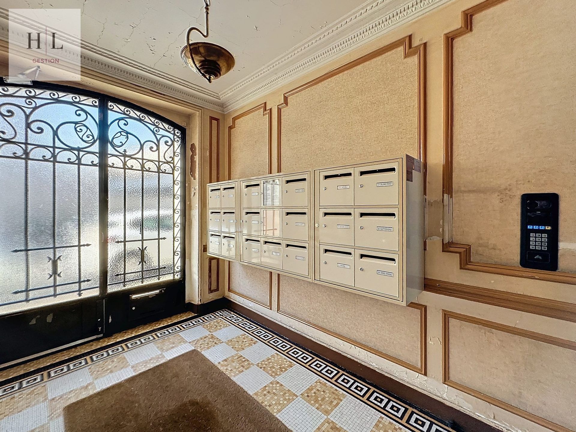 Très beau T3 de 43m² – Entièrement rénové, situé aux Lilas