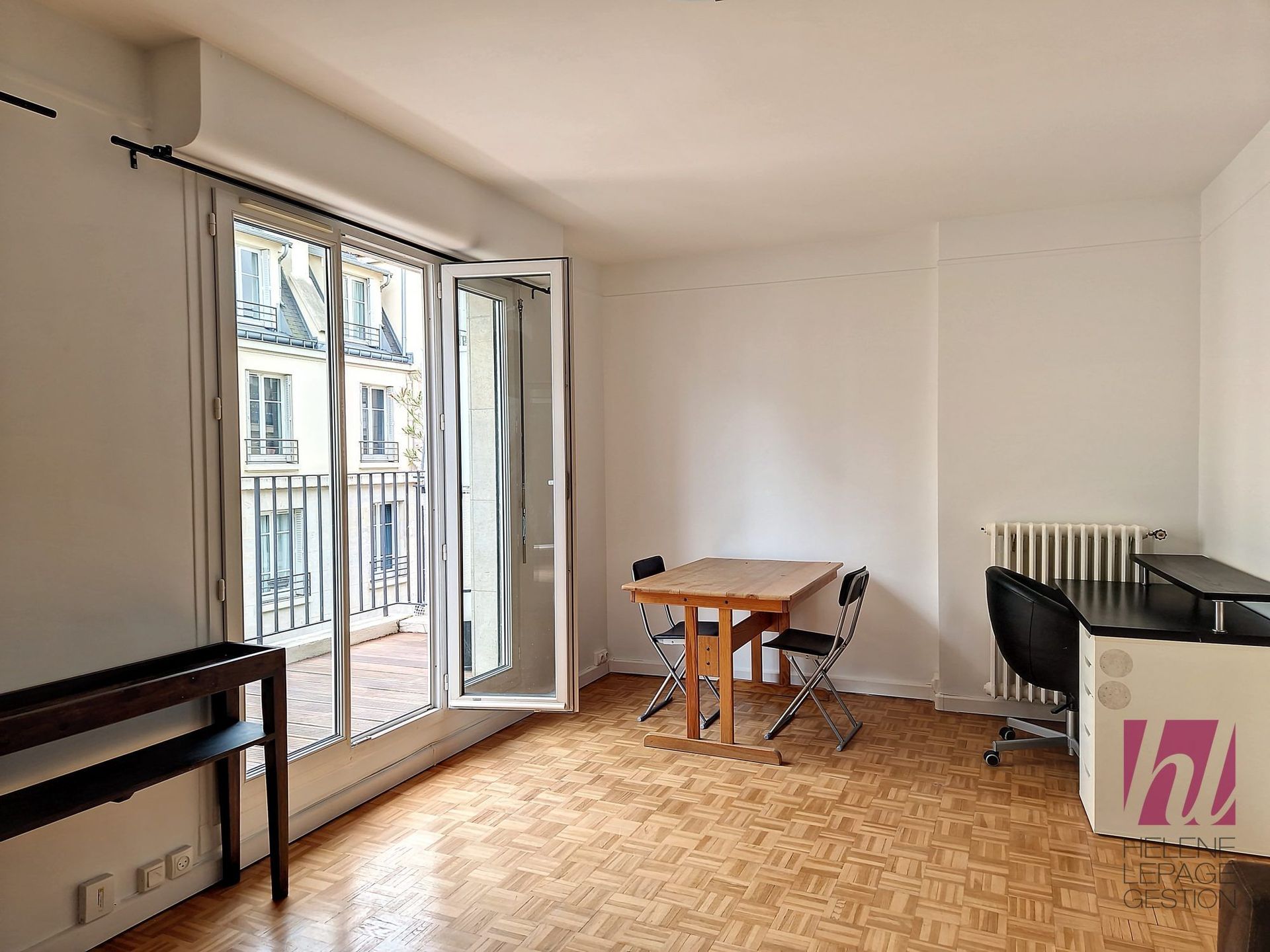 Lumineux studio de 35m² – Balcon avec vue dégagée dans le 15ème