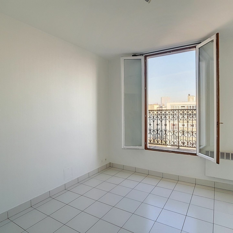 Agréable studio de 17m² – Dernier étage dans le 19ème