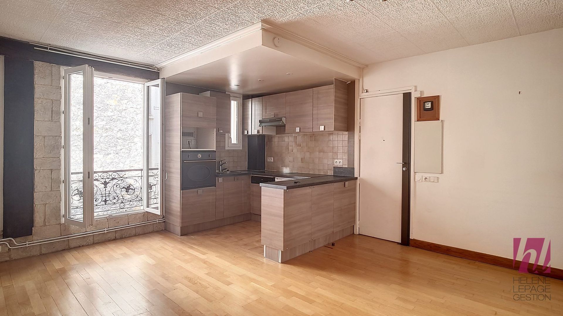 ed34ccc0-ac18-4ec6-82f9-7792876530df-23555-0.jpg Moderne et calme T2 de 42m² – Quartier recherché et animé du 15ème