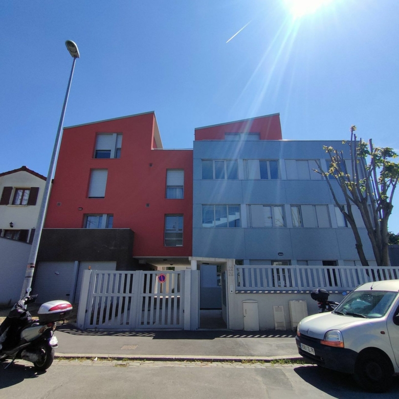 Superbe T4 en duplex de 74m² – Avec balcon à Montreuil