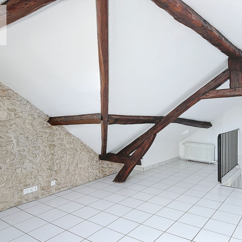 A LOUER – Coup de cœur en duplex au Village – T2 de 69m²