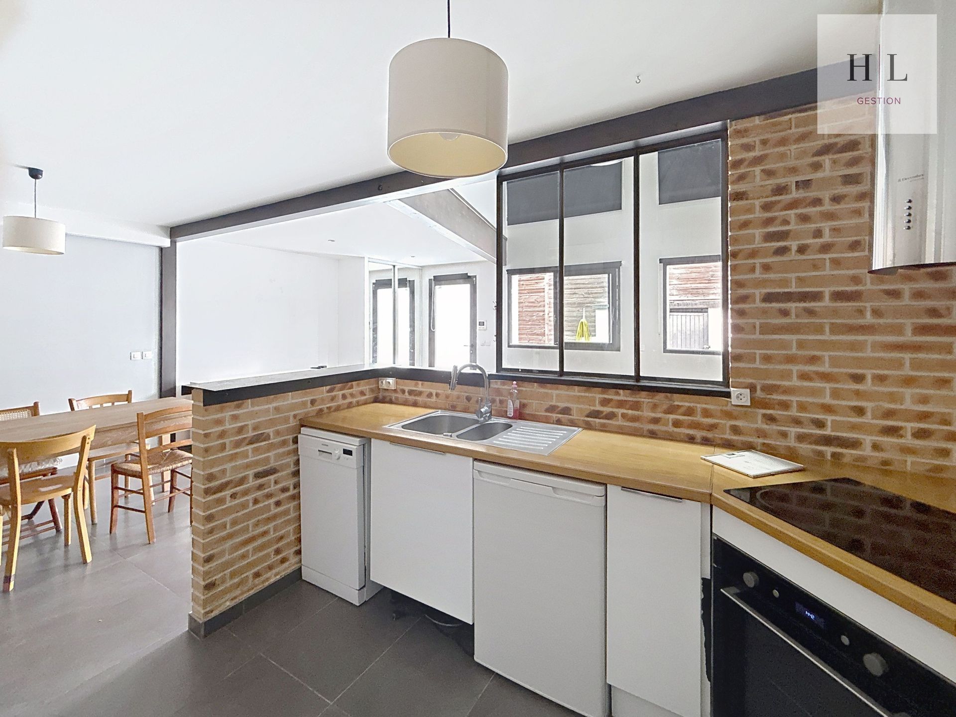 Loft meublé de 95m² à Fontenay sous bois