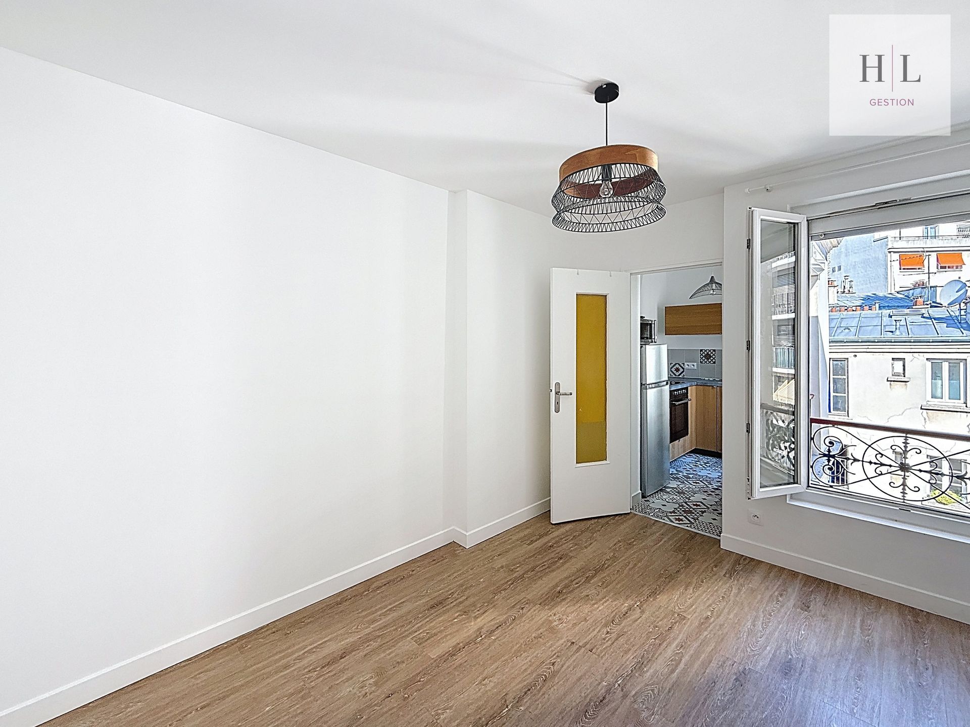 À louer – Studio lumineux avec cuisine séparée à deux pas du parc des Buttes Chaumont