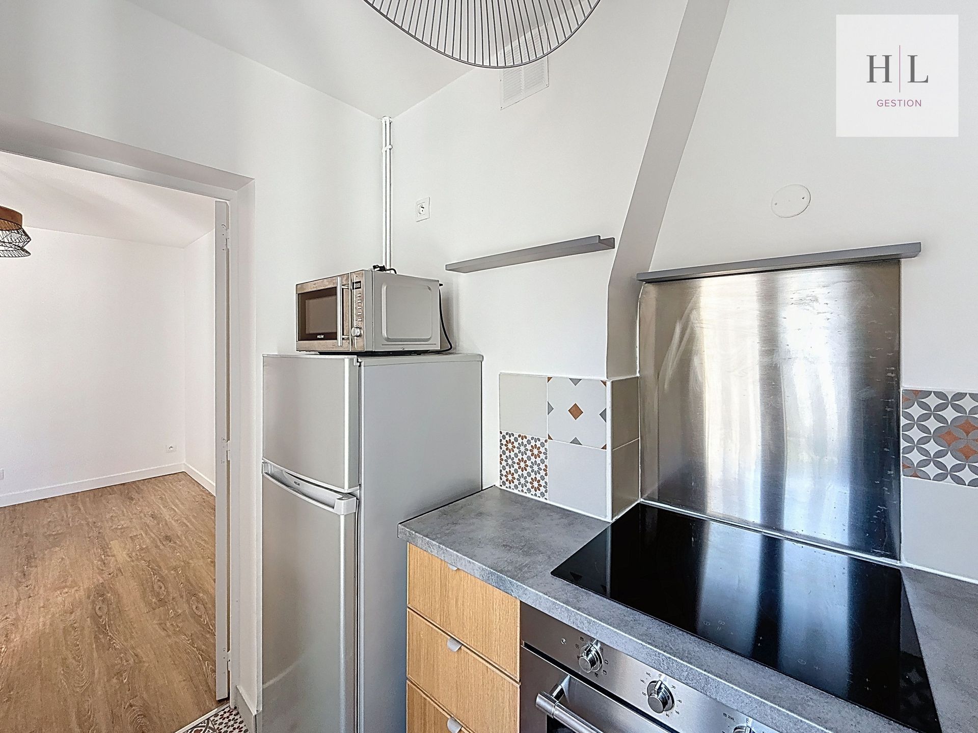 À louer – Studio lumineux avec cuisine séparée à deux pas du parc des Buttes Chaumont