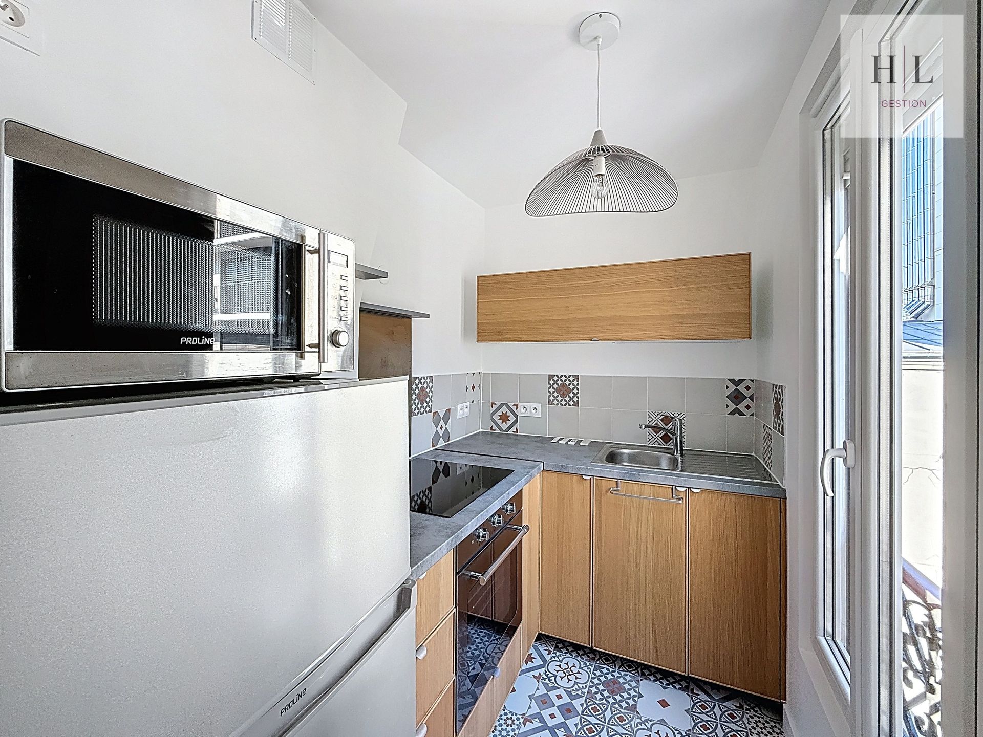À louer – Studio lumineux avec cuisine séparée à deux pas du parc des Buttes Chaumont
