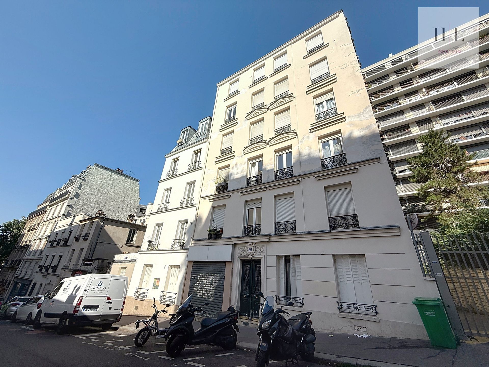 À louer – Studio lumineux avec cuisine séparée à deux pas du parc des Buttes Chaumont