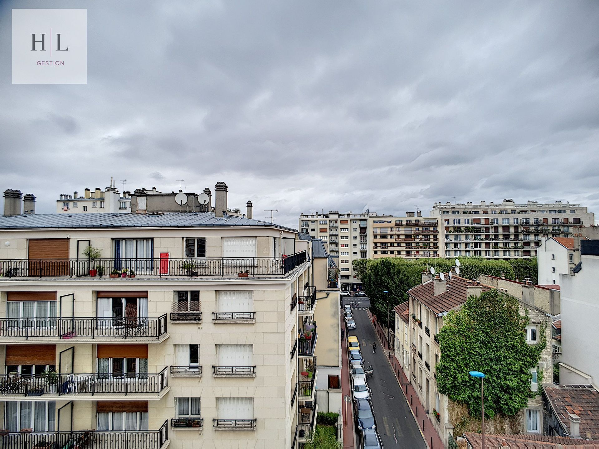 A LOUER – Studio de 27m² meublé à Charenton – Dernier étage avec balcons