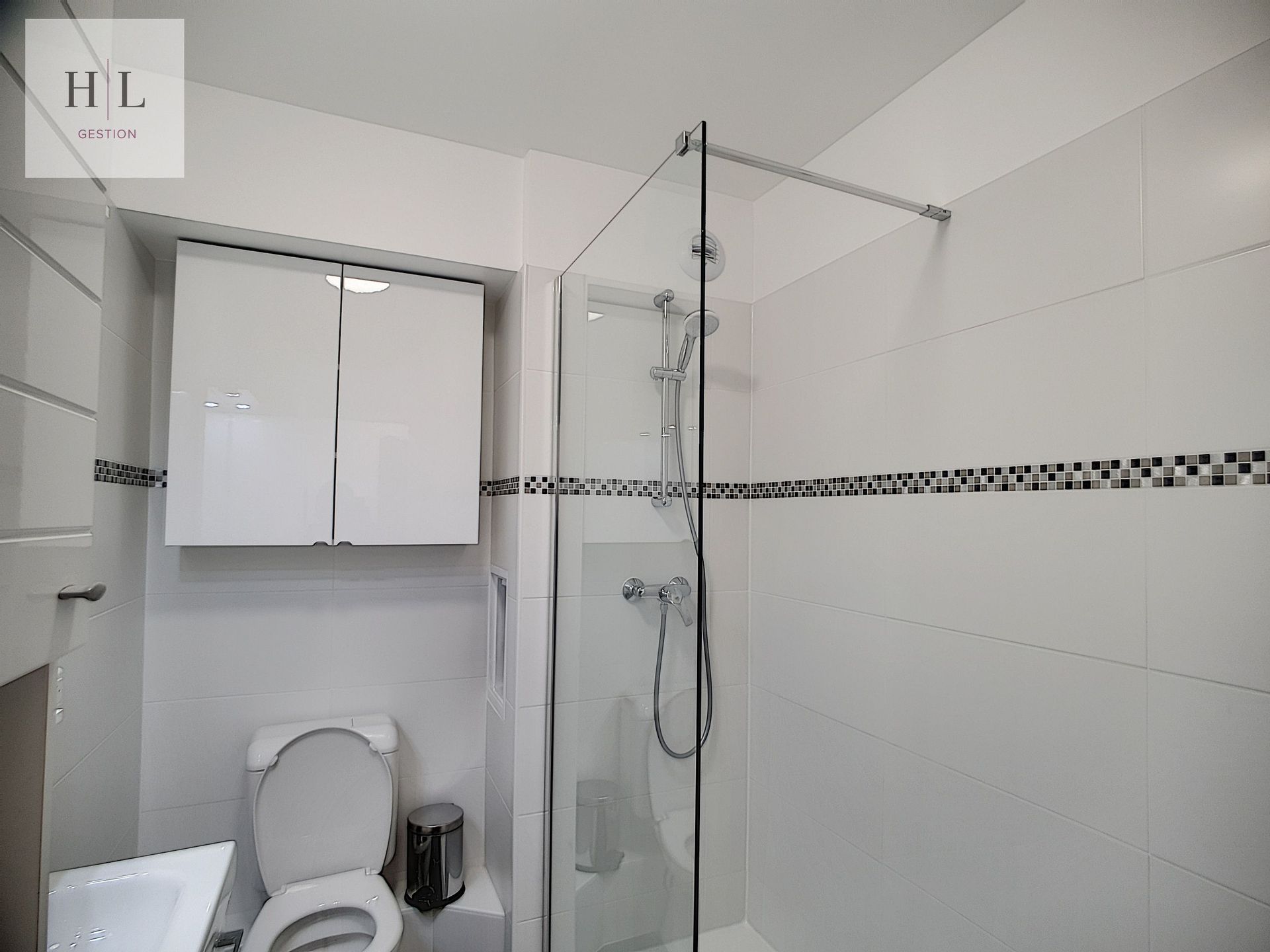A LOUER – Studio de 27m² meublé à Charenton – Dernier étage avec balcons