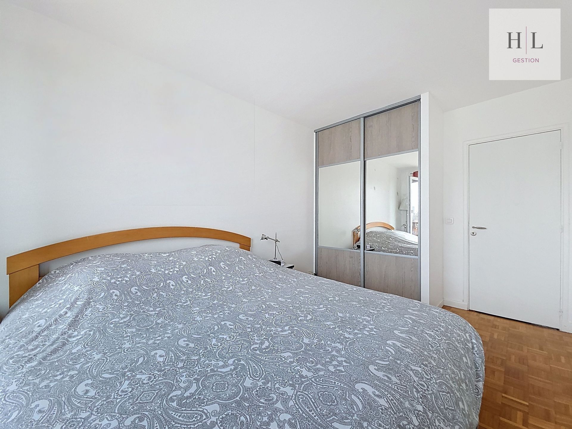 Spacieux T4 meublé de  88 m² avec 3 chambres – Idéal colocation et vue dégagée à Montreuil