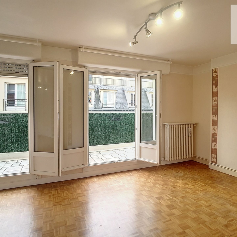 Superbe Studio de 28 m² avec grande terrasse au dernier étage – Paris 15ème